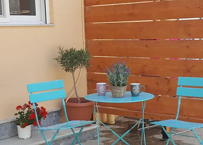 Maximos Sea & The Apartamento *